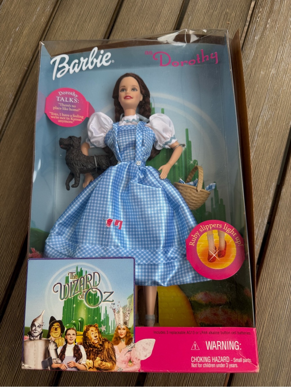 1999 Mattel The Wizard of Oz Talking Dorothy Barbie Doll New in Box